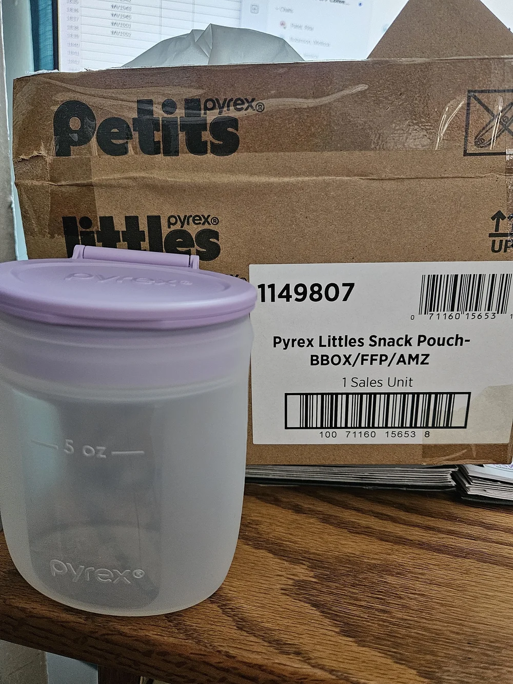 Pyrex Snack Pouch with Lavender Lid and Frosted White Body